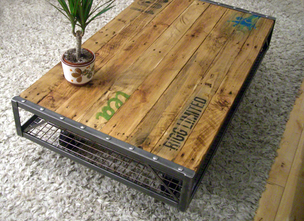 DIY Pallet Furniture Coffee Table